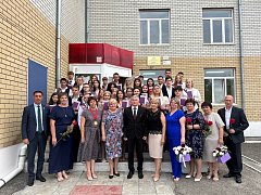 Перевернута еще одна страница школьной книги: в ершовской школе прошло торжественное вручение аттестатов выпускникам 9-х классов