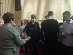 Ершовская молодежь чтит подвиг советского народа