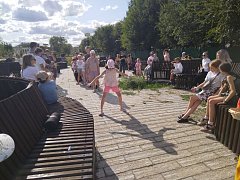День рождения Чебурашки отметили в парке Пушкина г. Ершова