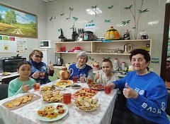 На масленичной неделе ершовцы двух поколений пекли "доброблин"