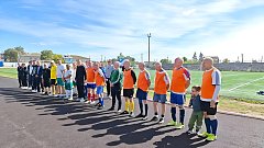 В Ершове в День города на стадионе «Юность» прошел ветеранский турнир по футболу