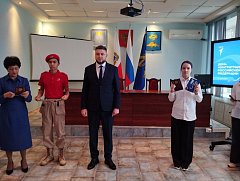 Торжественное вручение паспортов в День Конституции РФ в Ершовском районе