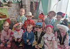 В ершовском селе Год единства народов открыли «Хороводом дружбы»