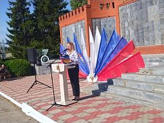 Памятная дата, объединяющая поколения: в Ершове прошел митинг в честь Дня воссоединения новых регионов с Россией