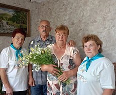 Ко Дню семьи, любви и верности «серебряные» волонтеры Ершовского района провели душевную акцию
