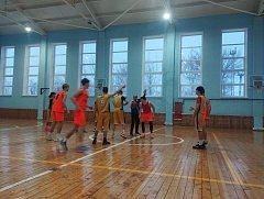 Ершовские баскетболисты стали бронзовыми призерами на межмуниципальном турнире