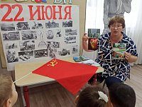 Вместе со всеми жителями Ершовского района сельские дошколята почтили память павших