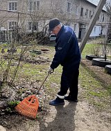 Ершовцы говорят «спасибо» дворнику Алексею Тихонову