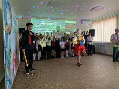 Ершовские школьники поздравили работников ООО «МТС «Ершовская»