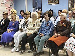 В Ершовском центре соцобслуживания населения встречали праздник "Маршем Победы"