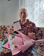 Глава МО г. Ершов Альберт Тихов вручил юбилейные медали труженикам тыла