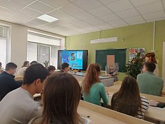 Военврач из Ершова Мария К. встретилась с земляками в родной школе