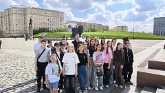 Москва: Путешествие во времени и пространстве для учеников школы № 1 г. Ершова