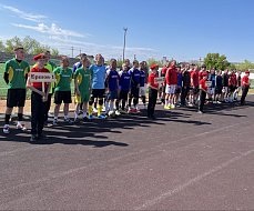 Футбольный турнир, посвященный 80-летию Победы, прошел на стадионе "Юность" г. Ершова