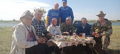 Ершовские пенсионеры прекрасно провели время на осеннем пикнике