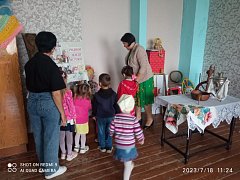 В Ершовском районе в сельских библиотеках проходят экскурсии для самых юных читателей