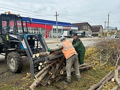 Работы по благоустройству Ершова ведутся в ежедневном режиме