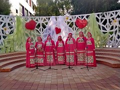В Ершове отметили День семьи, любви и верности праздничным концертом