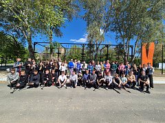 В Ершове "серебряные" волонтеры организовали марафон скандинавской ходьбы