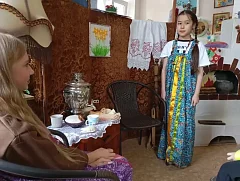 Ершовский кукольный театр дарит радость детям даже во время каникул