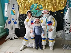 День космонавтики: юные ершовцы совершили увлекательное «путешествие навстречу звездам»