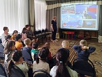 В Ершовском реабилитационном центре прошел тематический час "Широка страна моя родная"
