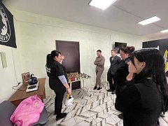 Ершовские школьники помогали «Русской общине» плести масксети