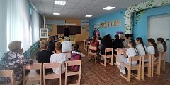 О безопасности — из первых уст: ершовские полицейские напомнили детям главные правила безопасности