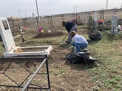 «Ухаживать за могилами ветеранов — наш общий долг», считают ершовские школьники