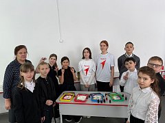 В школе Ершовского района прошел день экспериментов, открытий и наблюдений