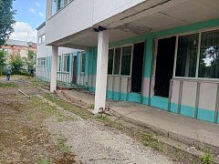 В п.Учебный Ершовского района начался ремонт фасада детского сада