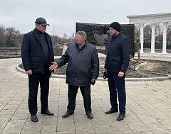 Николай Панков положительно оценил обновление ершовского городского парка