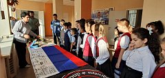 Ершовским школьникам показали экспонаты выставки, посвященной СВО