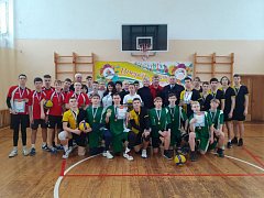 В Ершове прошел турнир по волейболу, посвященный Дню сотрудника органов внутренних дел