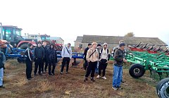 На сельхозпредприятии ершовские студенты воочию увидели применение теории на практике