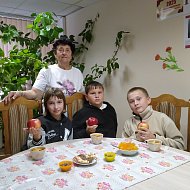 Сегодня в ершовском центре соцобслуживания готовили десерт и читали басни по ролям