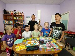 В эксплуатационном локомотивном депо Ершов прошла акция «Собери ребенка в школу»