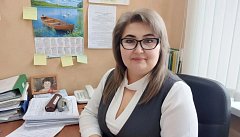 Благодарственное письмо вручили консультанту службы по делам несовершеннолетних Ершовского района