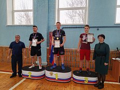 В Ершове прошло первенство спортивной школы по греко‑римской борьбе