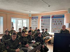 Ершовские десятиклассники изучают военное дело