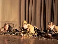 В ершовском селе на сцене СДК состоялась премьера спектакля в честь героев Великой Победы