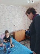 В с. Орлов-Гай глава Ершовского района Светлана Зубрицкая посетила семью мобилизованного и ветерана ВОВ