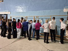 Волонтеры Ершовского района объединились на мастер-классе по плетению маскировочных сетей