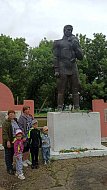 Вместе со всеми жителями Ершовского района сельские дошколята почтили память павших