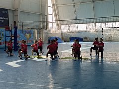 Единство в спорте: педагоги Заволжья встретились на волейбольной площадке в Ершове