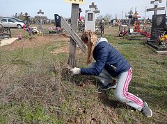 «Ухаживать за могилами ветеранов — наш общий долг», считают ершовские школьники