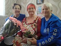 Добрые дела ершовские «серебряные» волонтеры дарят родным бойцов СВО