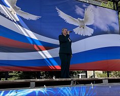 В Ершове отметили День Государственного флага России