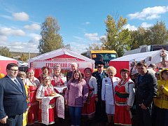 Ершовская фольклорная группа «Мордовочка» приняла участие в межрегиональном культурном фестивале