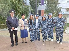 Полицейские и отряд «Юный друг полиции» школы № 2 г. Ершова приняли участие в Общероссийской антинаркотической акции «Сообщи, где торгуют смертью»   